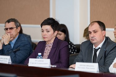 В повестке – бюджет и дополнительные требования к легковому такси